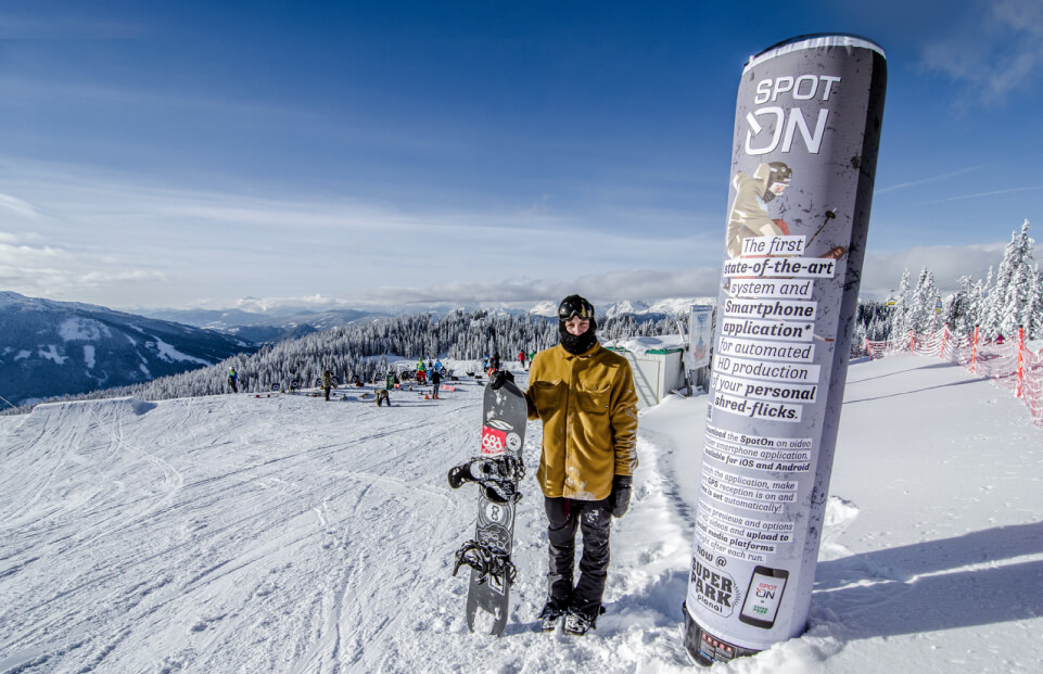 TUBO Totem gonfiabile personalizzato in inverno pista de sci